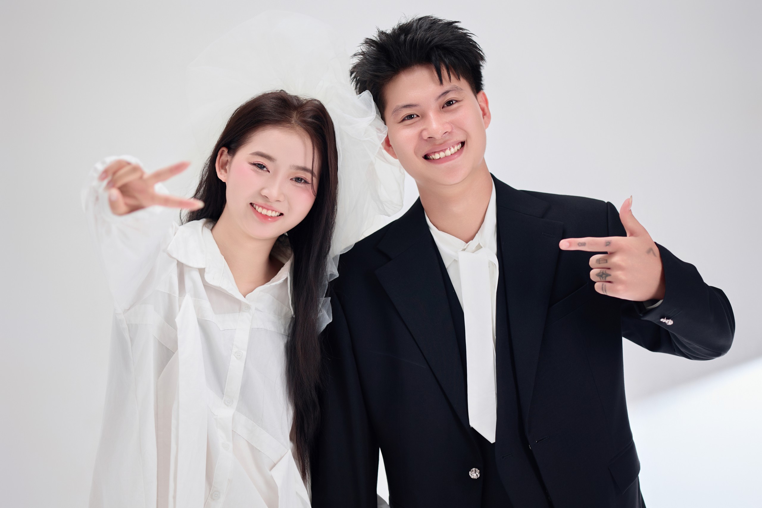 ĐÌNH VŨ – HỒNG NGỌC